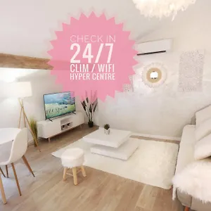 Premium En Hyper Centre Apartment
