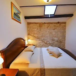 Antique Arsenale Apartment