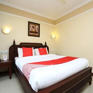Hotel Oyo 2240 Krishna Regency